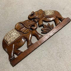 アジアンな象の木製板状の飾りもの