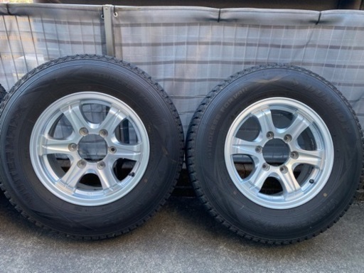 ハイエース スタッドレス 195/80R15 LT DUNLOP