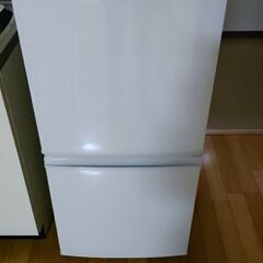 シャープ 2018年製冷蔵庫※ 引き取り先決定致しました