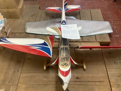 ラジコン空　ヘリ2機　飛行機４機　組み立て工具　いろいろあります。受け取りに来れる方