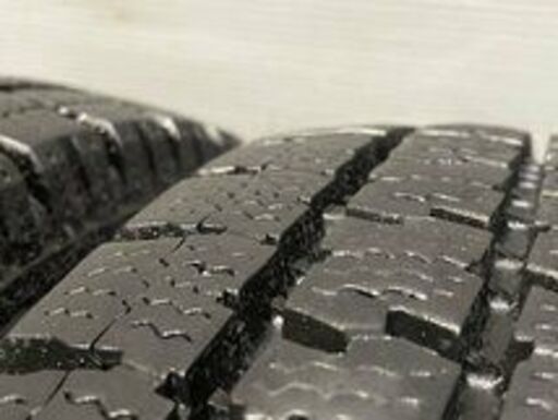 TOYO DELVEX 935 195/80R15 107/105N LT 15インチ スタッドレス 4本 2021年製 バリ溝 ハイエース キャラバン等 (MTO17)クレジットカード QRコード決済可能 − 北海道
