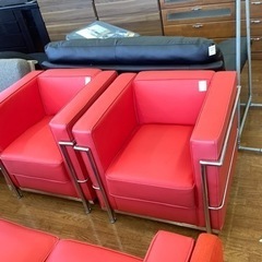 インテリアに！】赤色ソファー入荷しました！その一部を紹介します！
