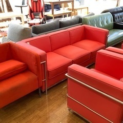 【インテリアに！】赤色ソファー入荷しました！その一部を紹介します！ インテリアに！】赤色ソファー入荷しました！その一部を紹介します！