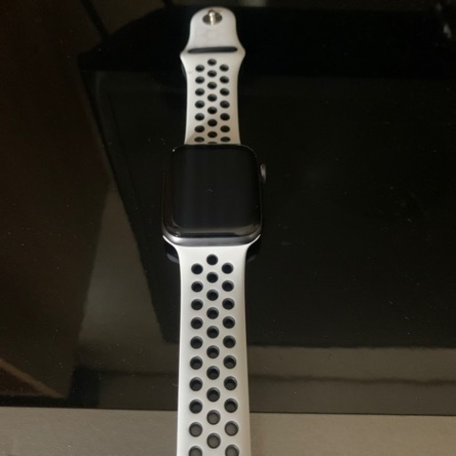 Apple Watch SE 44mm 22日まで割引！