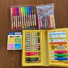 色鉛筆、カラーペン、クレヨンセット　　ディズニープリンセス