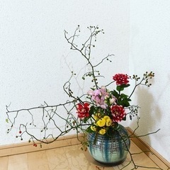 玄関や床の間等に置く生け花