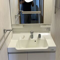 洗面化粧台　三面鏡付き　美品