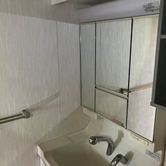 洗面化粧台　三面鏡付き　美品