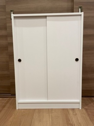 薄型の収納棚です。