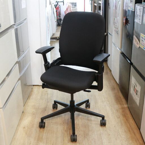 【神奈川pay可】R094)Steelcase リープチェア Leap リープHD TB117 スチールケース 肘付ハイバックチェア ブラック オフィスチェア 参考：税込 211,640円