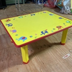 ● 子供部屋用ローテーブル、折りたたみテーブル