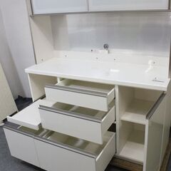 IDC大塚/パモウナ キッチンボード 幅140 上段ソフトクローズ/下段全ブル ダイヤモンドハイグロス ホワイト 中古家具 店頭引取歓迎 R6602)