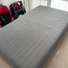 セミダブルベッド、脚付きマットレスタイプで分割して運べて使い勝手抜群です！※2台あります。