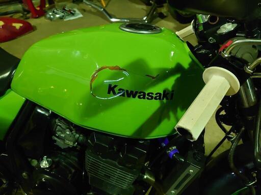 Kawasaki ZRX400 純正ガソリンタンク 凹みなし（カワサキ
