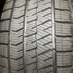 中古スタッドレス.225/60/16 イボ付き