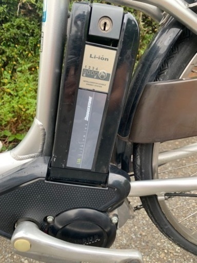 ヤマハ　電動自転車　24インチ 3段 LED