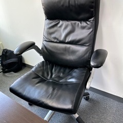 美品役員机とワークデスクセット4台