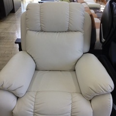 【✨お家時間に❗️ゆったりリラックス❗️リクライニング❗️ホワイト❗️動作OK❗️現状販売❗️✨】定価¥29,970 1P電動リクライニングソファ