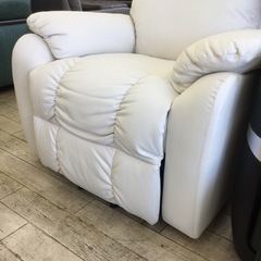 【✨お家時間に❗️ゆったりリラックス❗️リクライニング❗️ホワイト❗️動作OK❗️現状販売❗️✨】定価¥29,970 1P電動リクライニングソファ