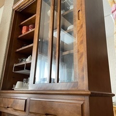 引き戸タイプ食器棚