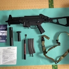 S&T エアソフトガン　UMP45 +各種グッズ