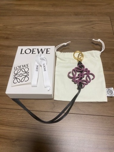 LOEWE 美品　ロエベ アナグラムチャーム