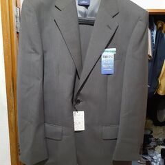 新品未使用スーツ👔格安。断捨離。