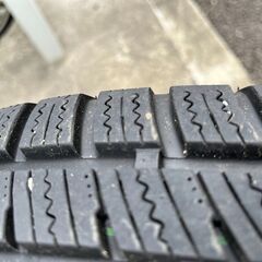 スタッドレスタイヤ　215/60R17ホイール付き4本セット　エクストレイル