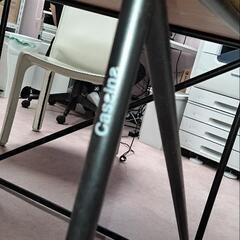 Cassina ダイニングテーブル（180cm × 180cm）