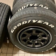 ハイエース／キャラバン定番ナスカー195/80-15車検用に