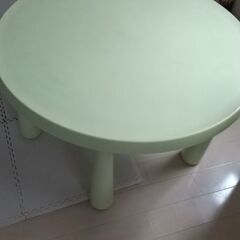 IKEA　マンムット　子供用テーブル