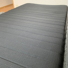 シングルベッド マットレス 脚付き 黒