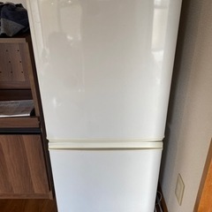 冷蔵庫　シャープ　2015年製　137リットル
