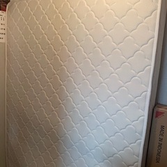 ダブルベッド マットレス コイル入り マットレスのみ