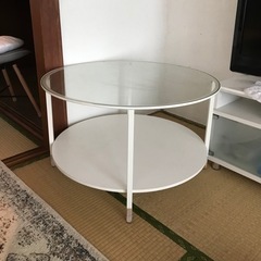 【ネット決済・配送可】円形 ガラステーブル 白 ローテーブル