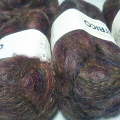モヘアの毛糸　紫4.5玉＋グレー少し