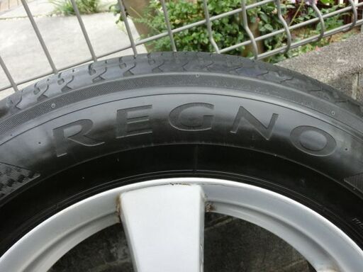 1/29値下げ(^^)ブリヂストンREGNOレグノGR-XII195/65Ｒ　6J15インチ5穴 PCD114.3 中古