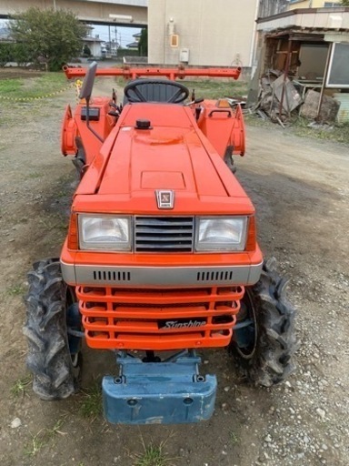 クボタL1-185D中古トラクター 4WD ディーゼルエンジン 自動耕深
