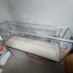 決定ずみ　店舗用　格安　大型ガラスショーケース　横72 縦47 高さ69 足9