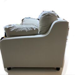 【使用年数1年未満】IKEA製の２人掛けソファ！状態が新品に近い。