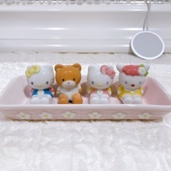 🐈‍⬛ キティとその仲間 🐈‍⬛ ピンクのお皿付き陶器の置き物