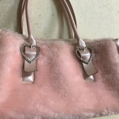 ピンクのムートンバッグ