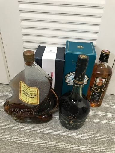 新品、未開封！ウイスキー色々　LARSEN、CHIVAS REGAL(ミズナラ)、COURVOISIER(クルバジェ) COGNAC ブラッククニッカ　ニッカウイスキー