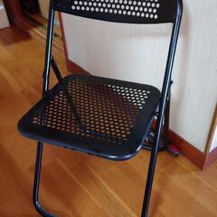黒パイプ椅子　3脚