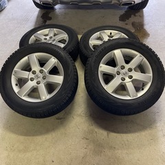 取引中】225/65R17 スタッドレスタイヤ