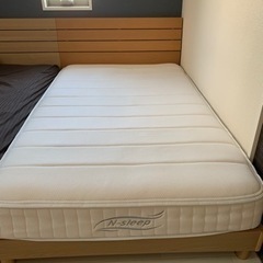 残り1台！　セミダブルベッド　N-sleepマットレス付き