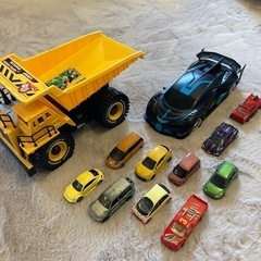 決まりました！男の子おもちゃ　トミカ、ダンプカー、スポーツカー