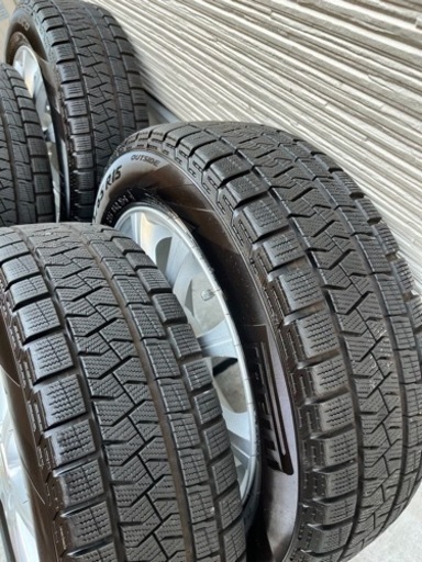 【お取引中】アクア スタッドレスタイヤ　美品　175/65 R15 4本ホイールセット