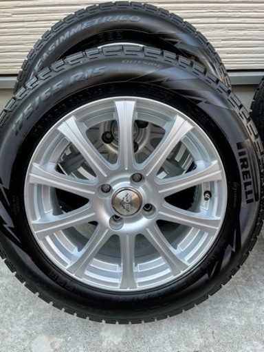 【お取引中】アクア スタッドレスタイヤ　美品　175/65 R15 4本ホイールセット
