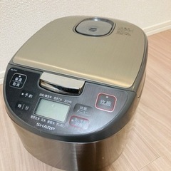 【ほぼ新品】シャープ 5.5合炊飯器